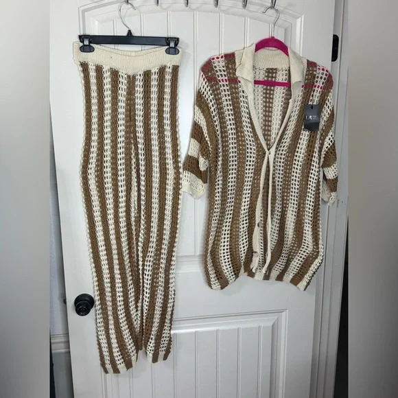 NEW w TAGS 🏷️ La Vie Crochet 2-Piece Pants & Button-Up Set (Women’s Size Medium) - Picture 12 of 12